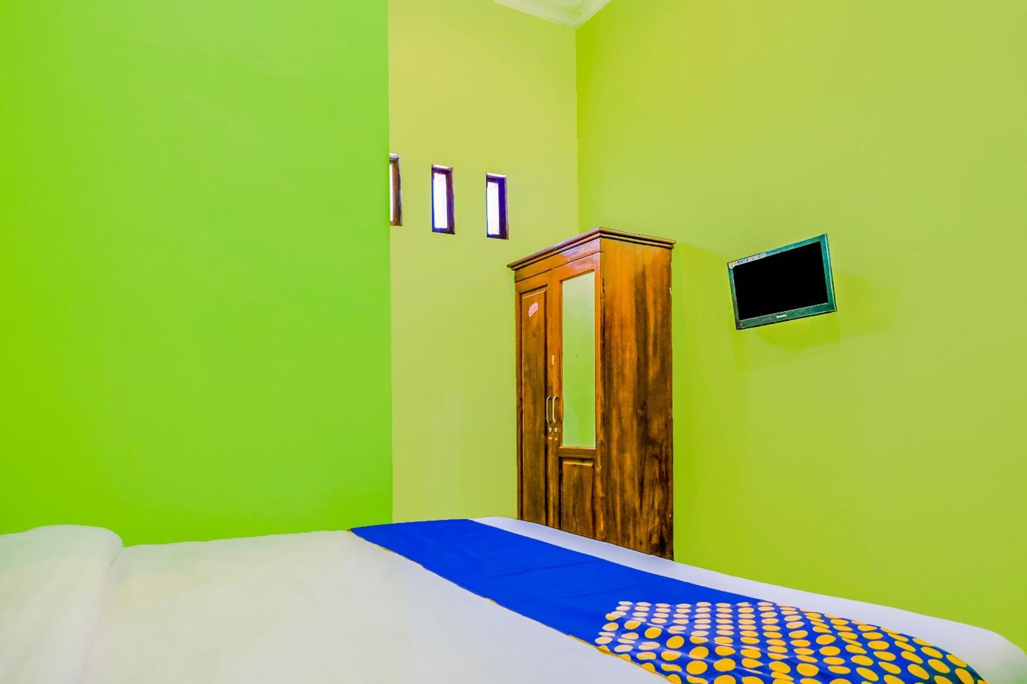 Super Oyo 1759 Family Residence Kediri (East Java) Exterior foto