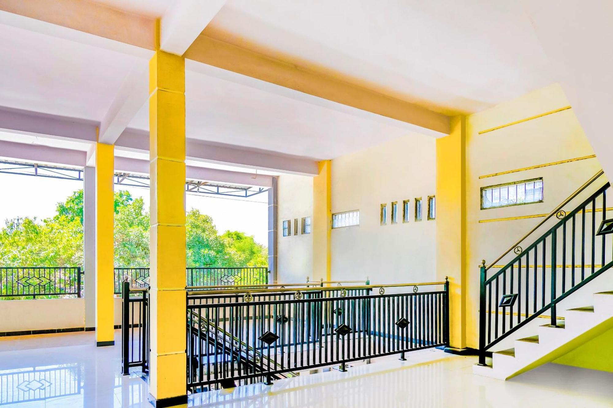 Super Oyo 1759 Family Residence Kediri (East Java) Exterior foto