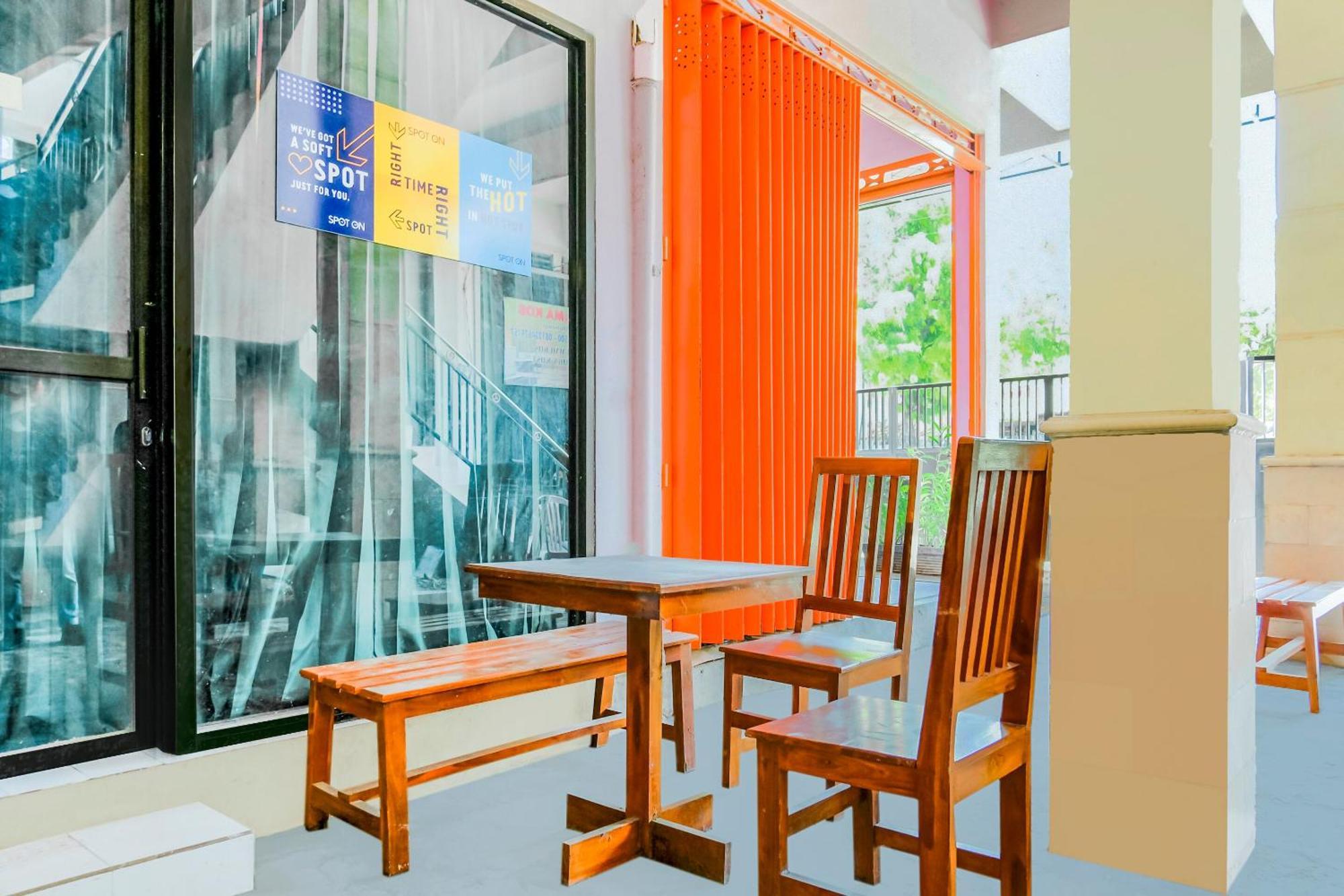 Super Oyo 1759 Family Residence Kediri (East Java) Exterior foto